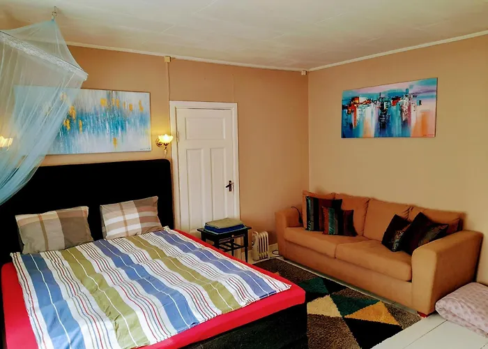 Cheerful 1-Bedroom, 120 M From Sandbach
