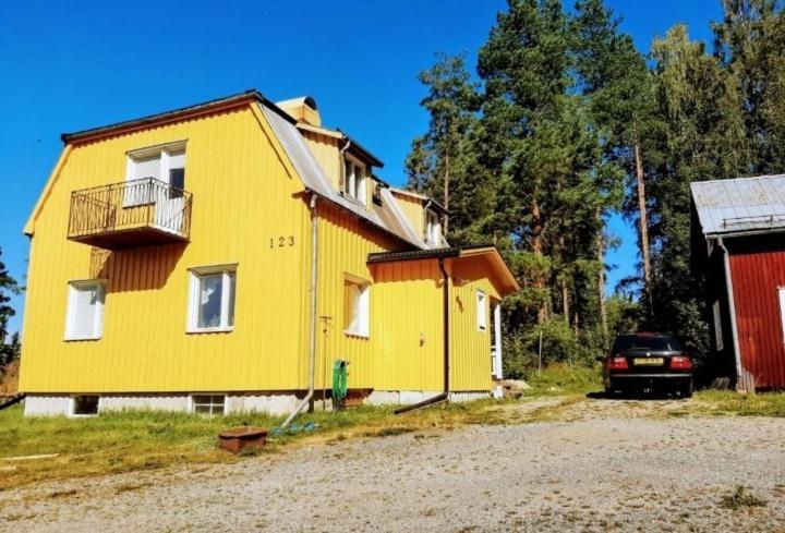 Cheerful 1-bedroom, 120 M From Sandbach Homestay *